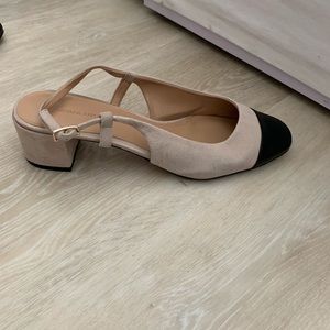Banana Republic Two-Tone Slingback Kitten Heel 9M